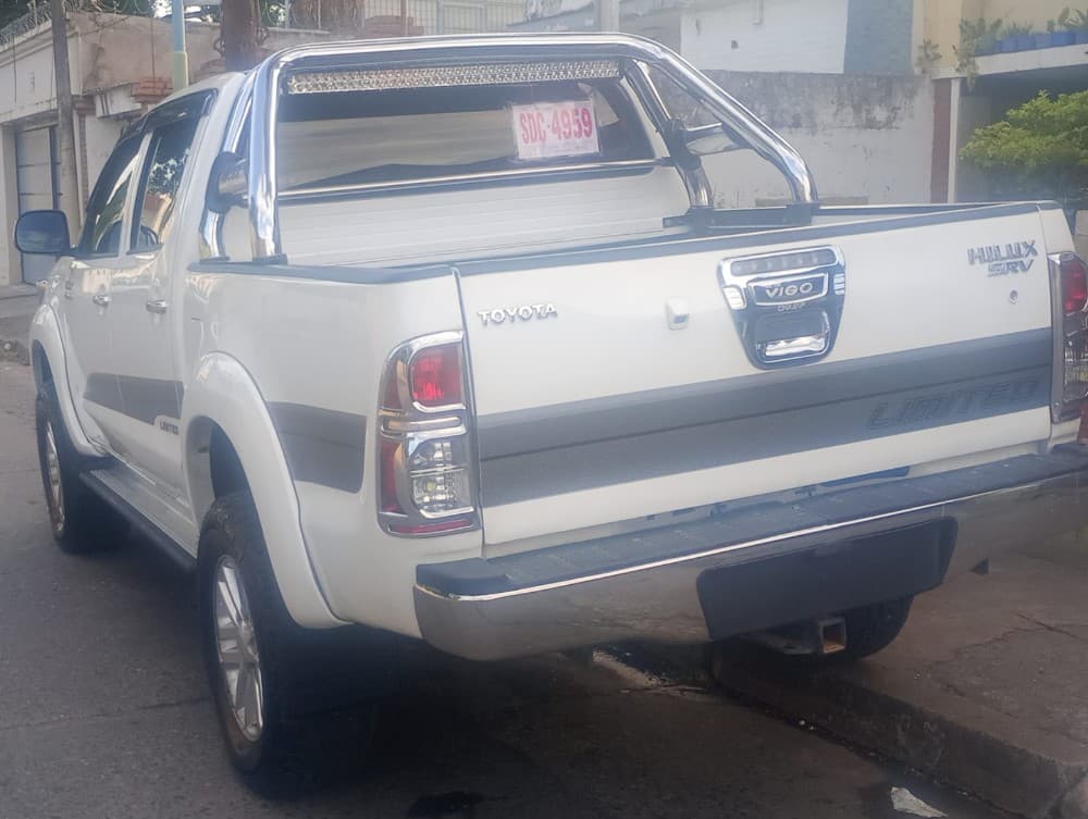 Toyota Hilux 3.0 DC 4x4 TDI SRV cuero